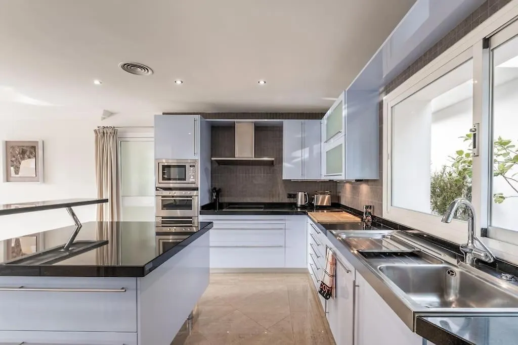 Luxurious 7 Bed Frontline Golf Villa In La Quinta Malaga Spain