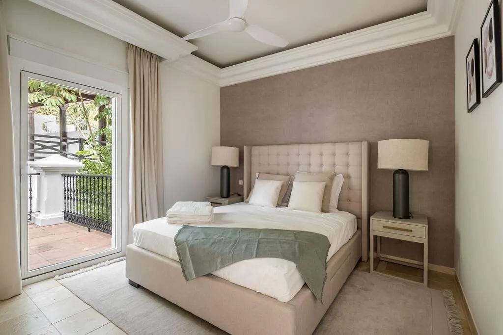 Luxurious 7 Bed Frontline Golf Villa In La Quinta Malaga 0*,