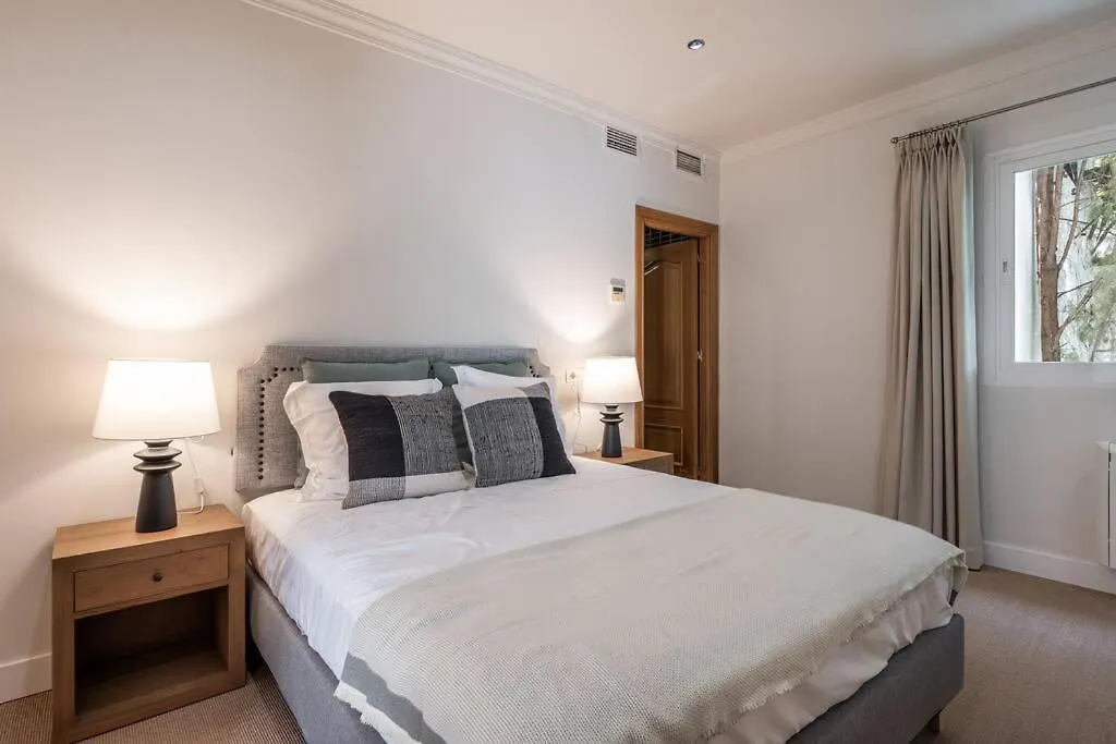 Luxurious 7 Bed Frontline Golf Villa In La Quinta Malaga Spain