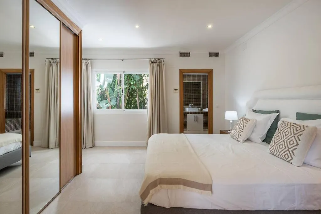 Luxurious 7 Bed Frontline Golf Villa In La Quinta Málaga 0*,  Spagna